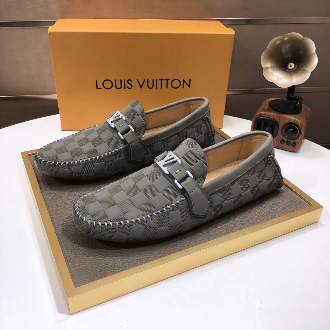 Men's men's shoes 💰420💰 [LV Doudou shoes] (water-dyed cowhide lining) new model is on the market, available on the official website. The new Doudou shoes are processed into single-color materials, and the uppers are made of imported cowhide material. The body of the shoe is fully hemmed with mark thread, and is lined with imported original cowhide leather. The elegant shoe shape is super suitable for all-matching, and the size is 38-44.